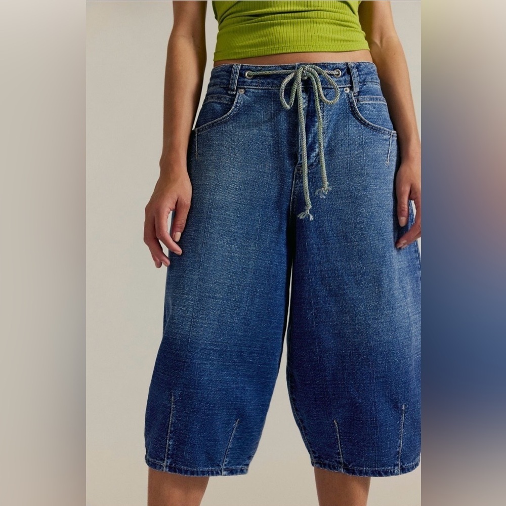 We The Free Amada Crop Barrel Jeans Size 24 NWT